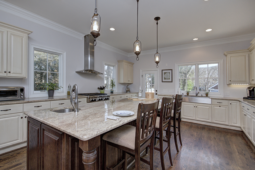 1915 Lyndhurst Ave - Kitchen